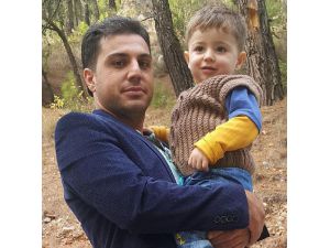 Kamyonetin Duvara Sıkıştırdığı 3 Yaşındaki Arda Öldü, Dedesi Yaralandı
