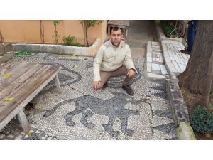 Resim Öğretmeni, 5 Bin Yıllık Mozaik Sanatını Günümüzde Yaşatıyor
