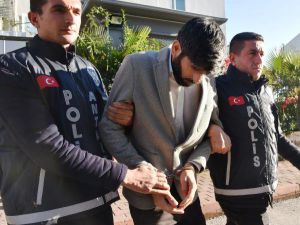 Atm'de Sırasını Verdiği Kadının Çantasını Gasbeden Şüpheli Yakalandı