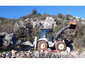 Çaldığı Kepçeyi Boyayıp Sahibine Satmaya Kalktı
