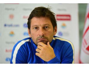 Antalyaspor Teknik Direktörü Leonardo görevden ayrıldı