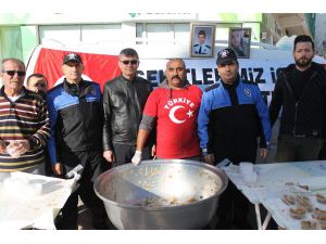 Esnaf Ve Polis, Şehitler İçin Helva Dağıttı