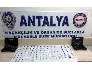 Tarihi Eserleri Yurt Dışına Çıkaramadan Yakalandı