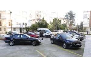 Madeni Paralar İçin 9 Otomobilin Camlarını Kırdılar