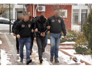 Kasadaki 200 Lira İçin İçin Bekçiyi İple Sandalyeye Bağladılar