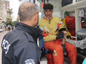 Bıçaklanan Kağıtçının Gözyaşları