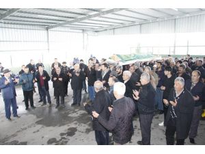 İzmir’de Denize Düşerek Hayatını Kaybeden Genç Kız Mersin’de Toprağa Verildi