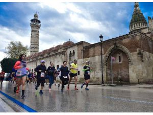 Adana Kurtuluş Yarı Maratonu’nda Kenyalı Atletler Şampiyon