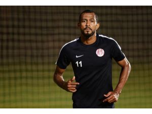 Antalyaspor'da Maicon Marques'in Sözleşmesi Karşılıklı Feshedildi