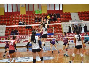 Adana’da Okullararası Genç Kızlar Voleybol Müsabakaları Tamamlandı