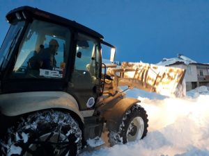 Seyhan Belediyesi Tufanbeyli’de Kapanan Yolları Ulaşıma Açıyor