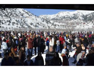 Adanalılar Kar Festivali İçin Kızıldağ Yaylası’na Aktı