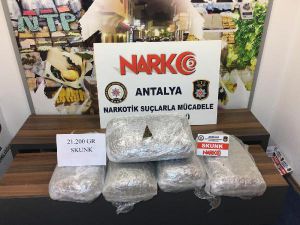Antalya'da Uyuşturucu Operasyonları: 26 Tutuklu