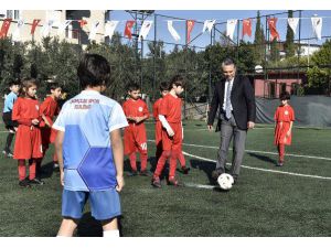 Başkan Uysal Minik Futbolcularla