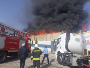 Mersin’de Çakmak Fabrikasında Yangın