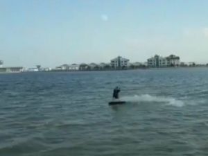 Göle Dönen Amik Ovası’nda Kitesurf Yaptılar