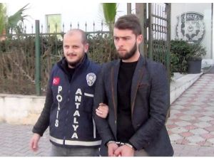 Antalya'da Arkadaşını Bıçakladı, Kaçtığı Konya'da Menfezde Yakalandı