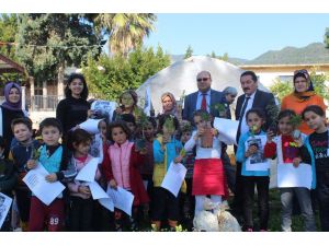 Bozyazı’da Anasınıfı Öğrencileri, Okul Bahçesine Çiçek Dikti