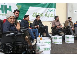 Suriye’deki Engellilere 20 Tekerlekli Sandalye