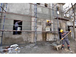 Kızılsaray Komşu Evi'nde Çalışmalar Son Sürat