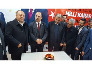 Erdoğan’ın Doğum Günü Mhp Seçim Bürosunda Pastayla Kutlandı