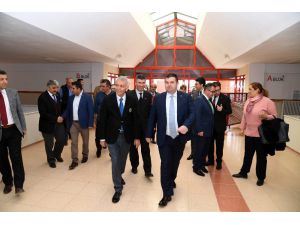 Başkan Günaydın, Akademisyen Ve Üniversitelilerle Buluştu