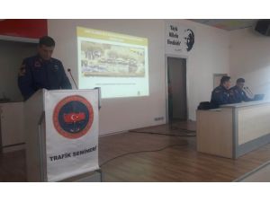 Servis Ve Dolmuş Şoförlerine Trafik Eğitimi