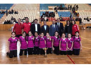 Küçük Kızlar Voleybol Turnuvası Sona Erdi