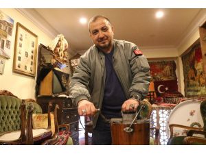 35 Yıl Önce Ütü İle Başladığı Antika Tutkusu İşi Oldu