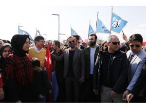 Fetih Yürüyüşüne Katılan Diriliş Ertuğrul Oyuncularına Yoğun İlgi
