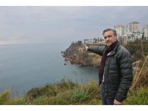 Kaymanın Sürdüğü Falezler İçin 'Yapılaşma Azaltılmalı' Uyarısı