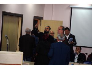 Seyhan Belediye Meclisi Tatlı Başladı, Protestoyla Bitti