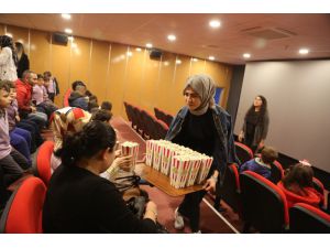 Erdemli Belediyesi Çocuk Danışma Merkezi Sinema Günleri Başladı