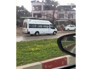 Ana Yolda Ters Yönden Giden Okul Servisi Tehlike Saçtı