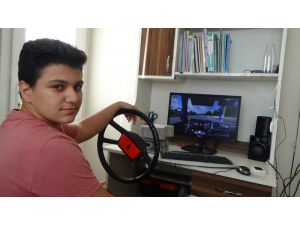 15 Yaşındaki Kaşif Yerli Oyun Konsolu Yaptı