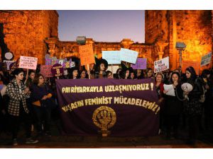 'Feminist Gece Yürüyüşü'