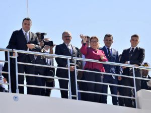 Bakan Pekcan, 50 Milyon Dolarlık Lüks Yatı Gezdi