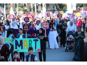 Kadınlar 'Nafaka Hakkı' İçin Yürüdü
