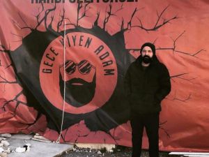 Gece Yiyen Adam Baba Mesleğine Döndü