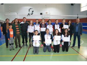 Bozyazı’da Yıldız Kızlar Voleybol Birinciliği Müsabakaları Sona Erdi