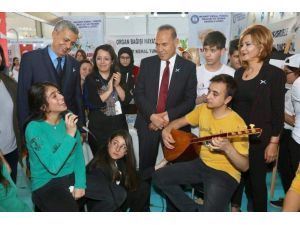 Öğrenciler, Sağlık Fuarı’nda Projelerini Tanıttı