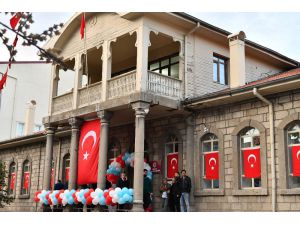 Tarihi Milli Eğitim Müdürlüğü Binası Millet Kıraathanesi’ne Dönüştü