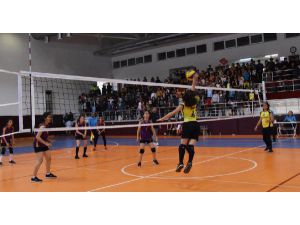 Demre'de Voleybol Heyecanı Sona Erdi