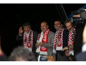 Çavuşoğlu: Golan Tepeleri Suriyeli Kardeşlerimizin Ve Suriye Topraklarıdır