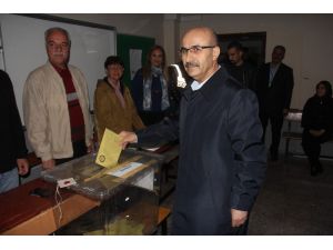 Adana Valisi Demirtaş Oyunu Kullandı