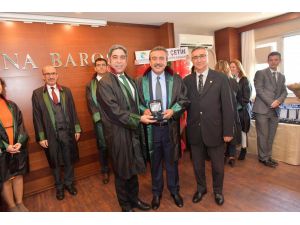 Soner Çetin’e 25. Yıl Plaketi
