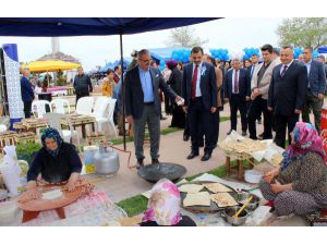 Polis Eşlerinden Kermes