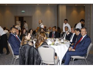 Mersin’de Avukatlar Baloda Buluştu