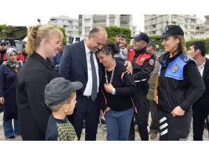 Engelliler Polis Aracına Bindi Siren Çaldı
