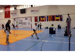 Veteranlar Balkan Badminton Şampiyonası Antalya'da Başladı